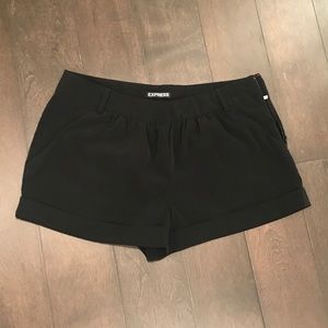 • EXPRESS DRESS SHORTS •